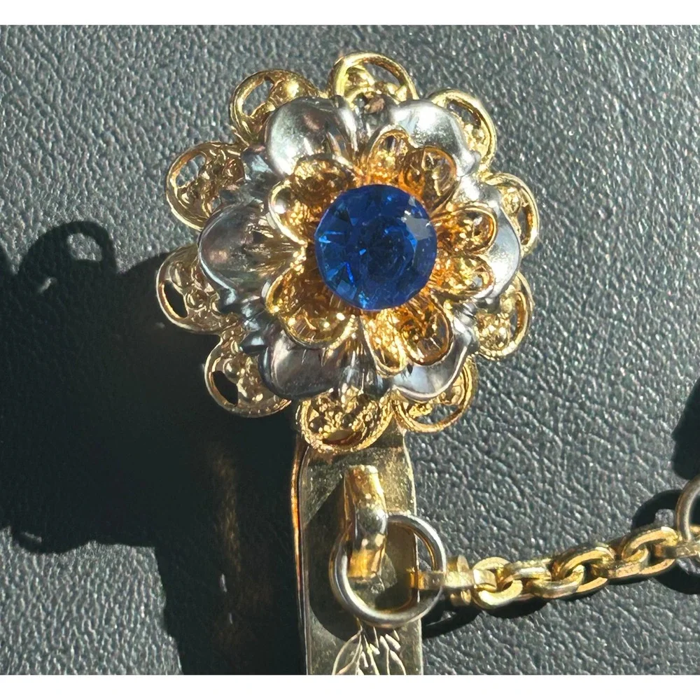Vintage Kings Key Finder Purse Clip Gold Tone Filigree Flower Blue Rhinestone